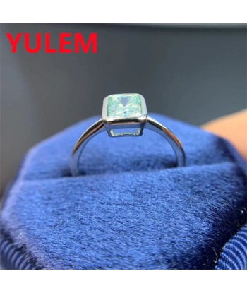 Sterling Silver Green Moissanite Radiant Cut Engagement Ring for Women basket pas cher