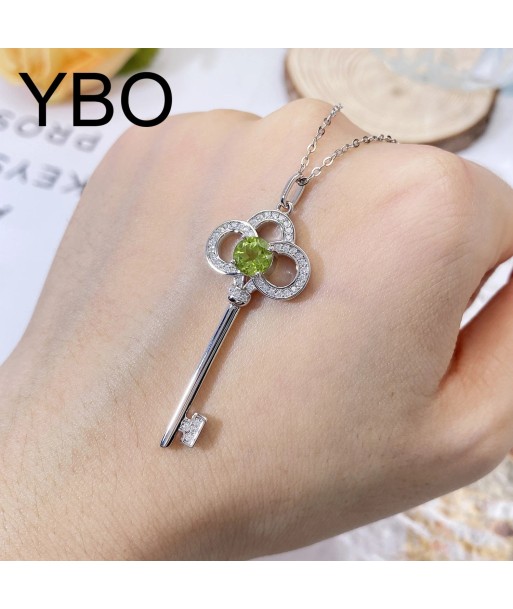 925 Sterling Silver Peridot CZ Key Clover Pendant Necklace for Women 2024