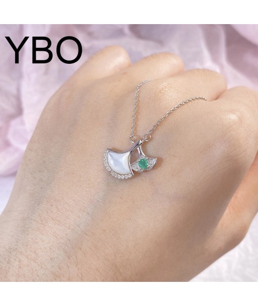 925 Sterling Silver Natural Emerald & White Shell CZ Fishtail Pendant Necklace for Women en ligne