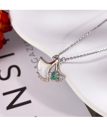 925 Sterling Silver Natural Emerald & White Shell CZ Fishtail Pendant Necklace for Women en ligne