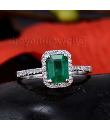 14kt White Gold Columbian Emerald Ring for Women suggérées chez