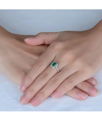 14kt White Gold Columbian Emerald Ring for Women suggérées chez