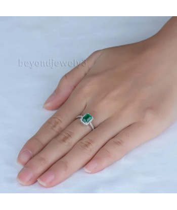 14kt White Gold Columbian Emerald Ring for Women suggérées chez