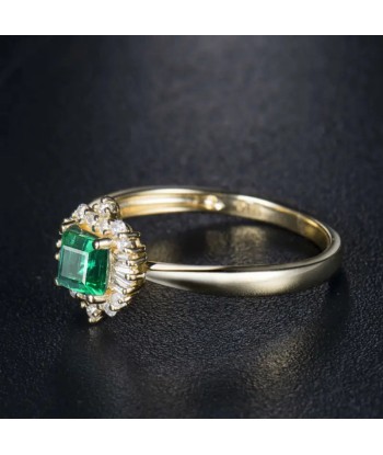 14kt Yellow Gold Emerald and Diamond Engagement Ring for Her votre