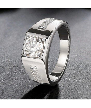 925 Sterling Silver Moissanite Solitaire Engagement Band for Men sur le site 