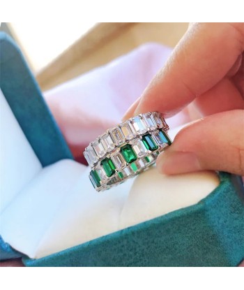 Sterling Silver Wedding & Engagement Ring with Emerald & Moissanite for Women de pas cher